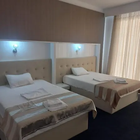 Scandinavia מלון 4*